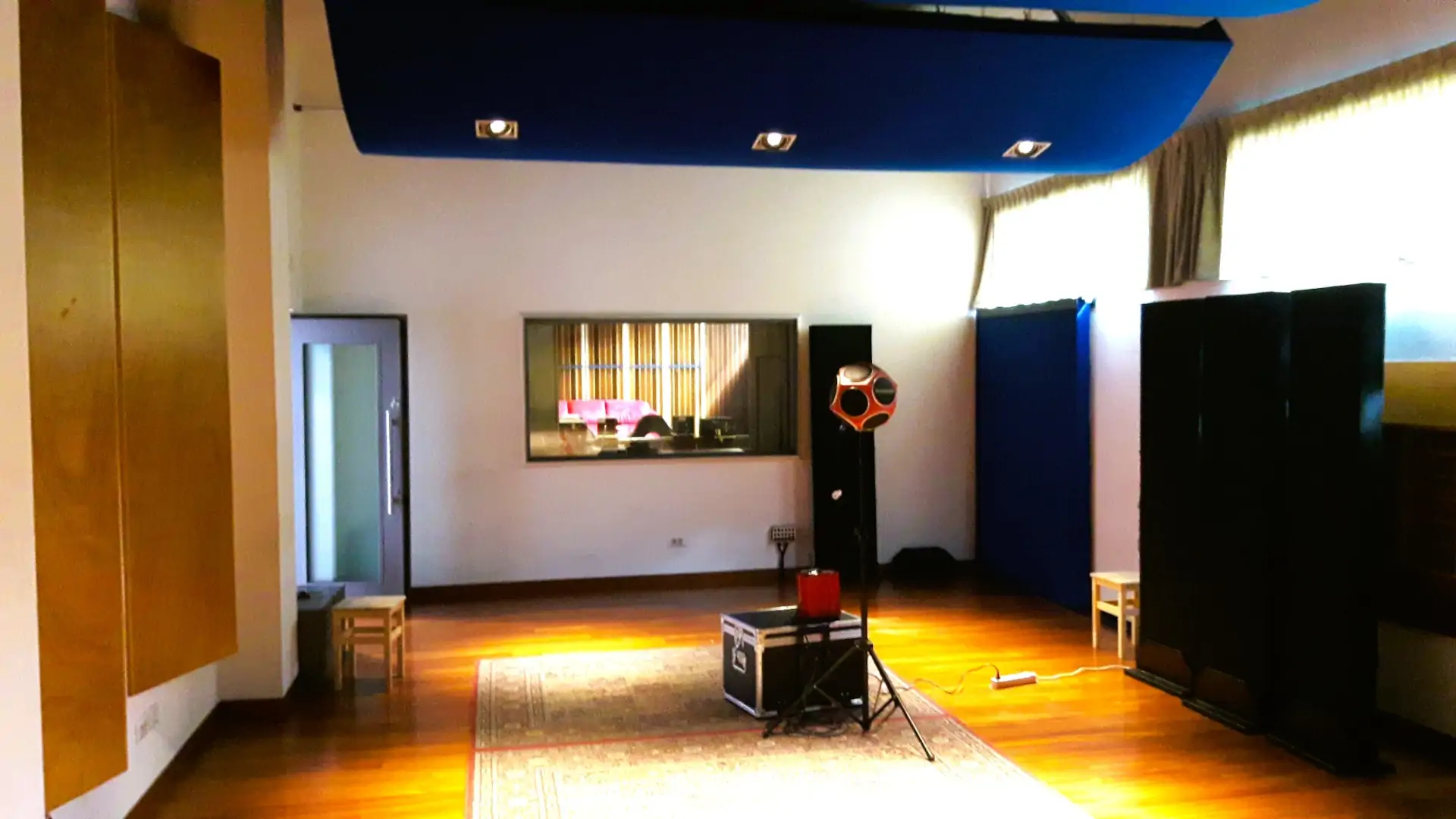 Costruzione di uno studio di registrazione da zero - fase 1 - Isolamento acustico - SAE Institute - Serie - FOTO 2